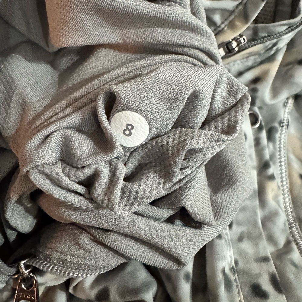 LULULEMON LIGHTENED UP PULLOVER SIZE 8 - Picture 11 of 11